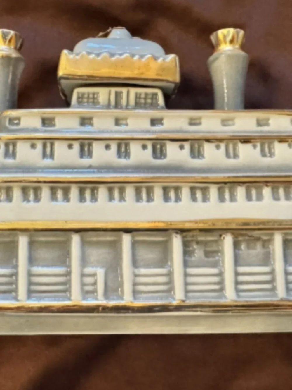Vintage 1968 River Queen Riverboat Kentucky Decanter. B3